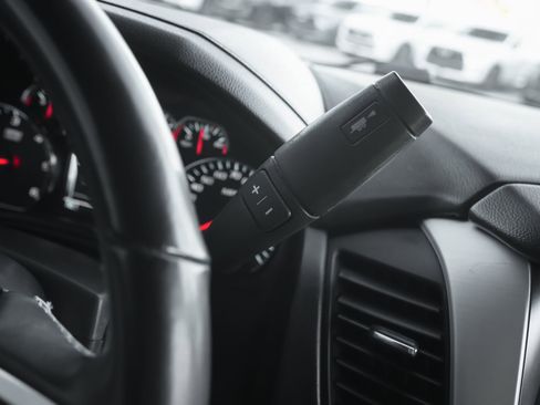 Used 2019 GMC Yukon SLE w/ Convenience Package image 16