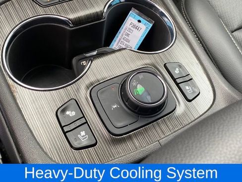 Used 2023 GMC Acadia SLT w/ Elevation Edition image 13