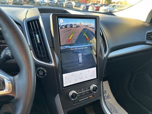 Certified 2024 Ford Edge SEL image 3