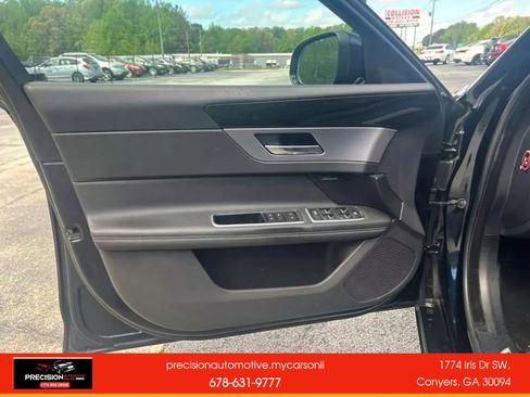 Used 2016 Jaguar XF R-Sport image 34