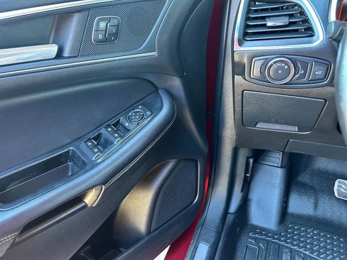 Used 2018 Ford Edge Sport w/ Cold Weather Package AWD/4WD image 4