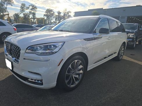 Used 2023 Lincoln Aviator Grand Touring w/ Equipment Group 301A image 2