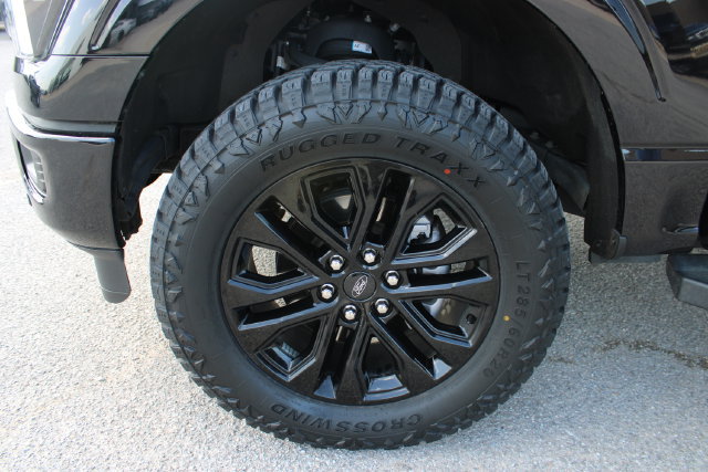 Used 2025 Ford F150 Lariat w/ Equipment Group 501A Mid AWD/4WD image 9
