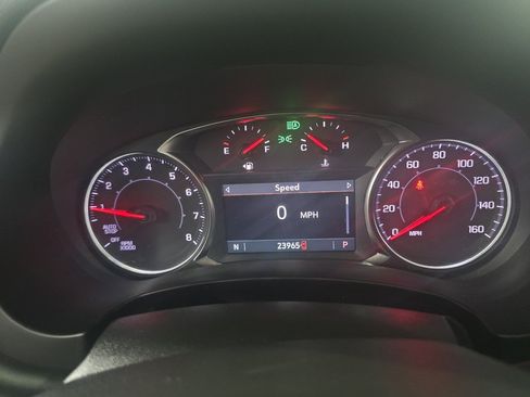 Used 2024 GMC Terrain SLT AWD/4WD image 10