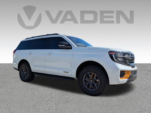 Used 2025 Ford Expedition Tremor AWD/4WD image 3