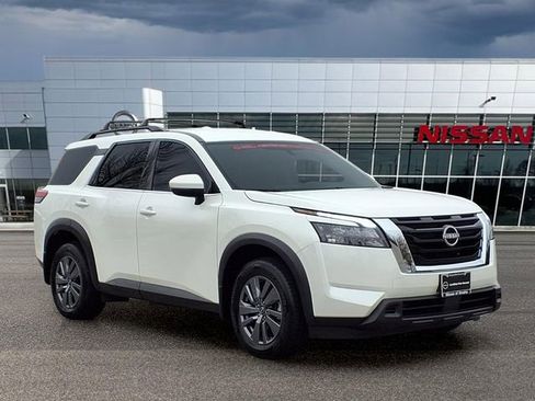 Certified 2024 Nissan Pathfinder SV AWD/4WD image 1
