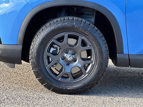 Used 2025 Honda Pilot TrailSport image 33