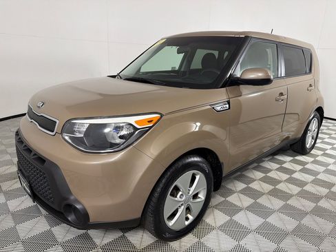 Used 2015 Kia Soul image 9