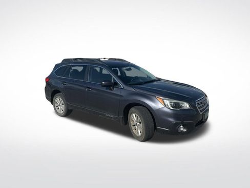 Used 2017 Subaru Outback 2.5i Premium AWD/4WD image 3