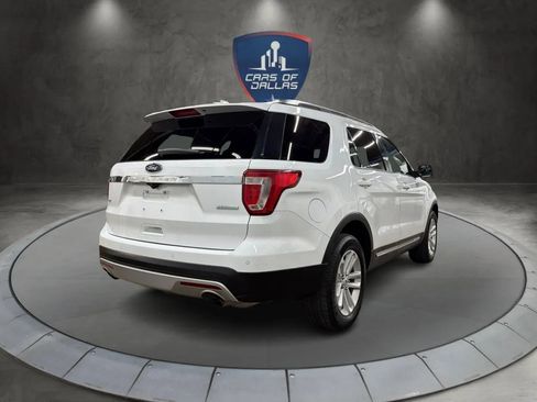 Used 2016 Ford Explorer XLT w/ Equipment Group 202A FWD image 5