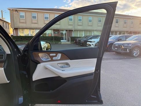 Used 2021 Mercedes-Benz GLE 350 4MATIC image 31