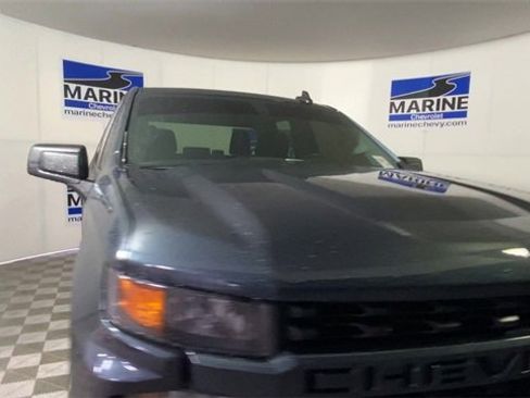 Used 2019 Chevrolet Silverado 1500 Custom w/ Custom Value Package image 3