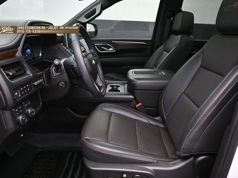 Used 2024 Chevrolet Suburban High Country AWD/4WD image 10