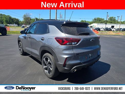 Used 2021 Chevrolet TrailBlazer RS w/ Sun and Liftgate Package AWD/4WD image 6