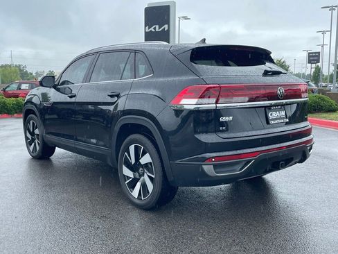 Used 2024 Volkswagen Atlas Cross Sport SE AWD/4WD image 5
