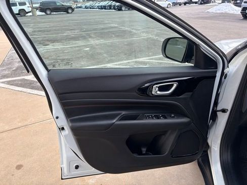 Used 2024 Jeep Compass Trailhawk image 11