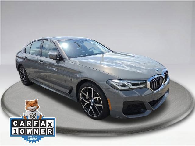 Used 2022 BMW 530e w/ Premium Package RWD image 2