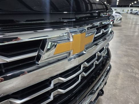 Certified 2024 Chevrolet Silverado 1500 LTZ w/ LTZ Premium Package AWD/4WD image 32