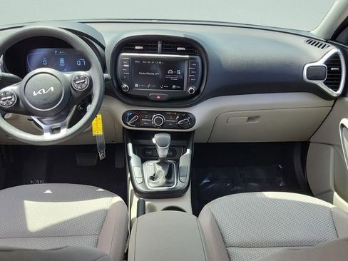 Used 2025 Kia Soul LX image 15