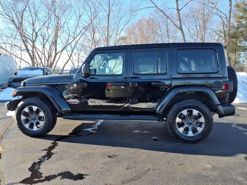 Used 2022 Jeep Wrangler Unlimited Sahara w/ Cold Weather Group image 6