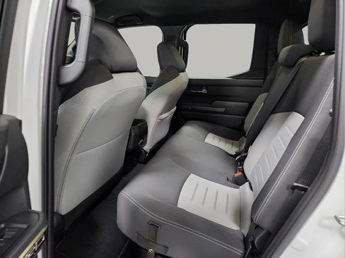 Used 2025 Toyota Tacoma TRD Sport w/ TRD Sport Upgrade Package image 9