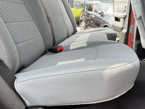 Used 2020 RAM 1500 Classic SLT AWD/4WD image 37