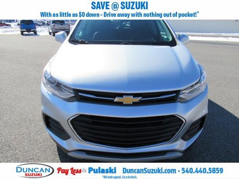 Used 2018 Chevrolet Trax LT w/ LT Convenience Package image 8