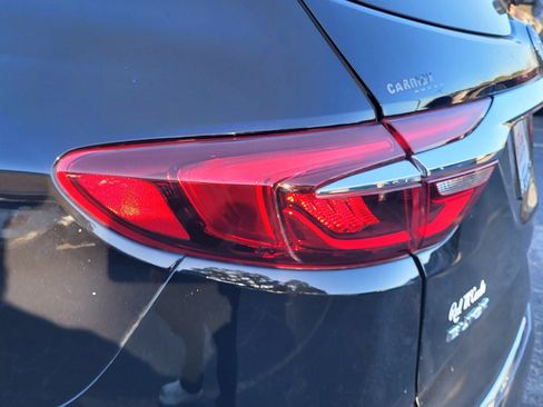 Used 2018 Buick Enclave Premium image 10