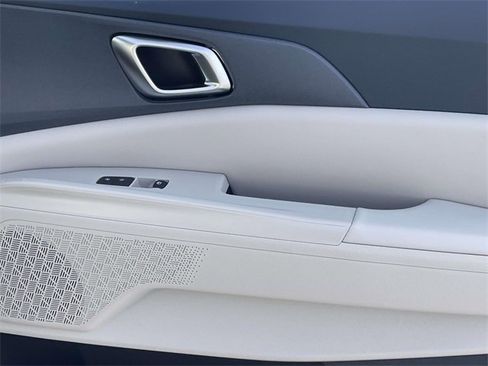 New 2026 Kia Carnival EX image 16