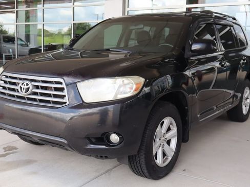 Used 2010 Toyota Highlander SE AWD/4WD image 3