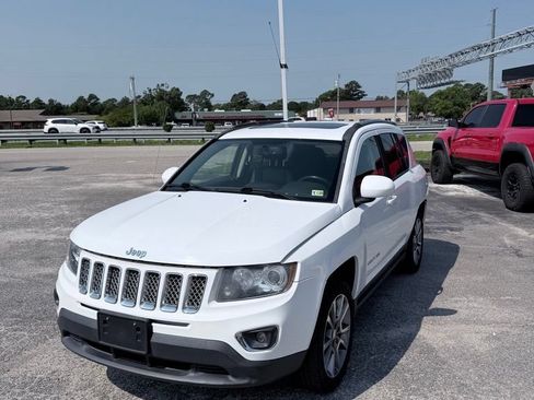 Used 2015 Jeep Compass Limited w/ Sun/Sound Group AWD/4WD image 2