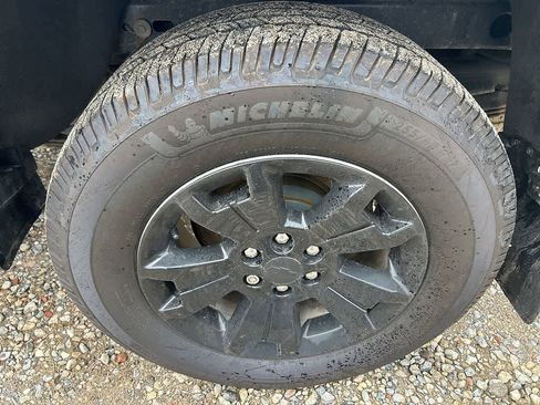 Used 2020 Chevrolet Colorado LT w/ Luxury Package image 7