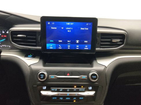 Used 2020 Ford Explorer XLT w/ Equipment Group 202A RWD image 25