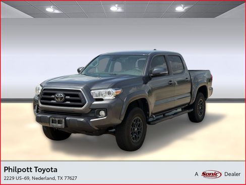 Used 2022 Toyota Tacoma SR5 w/ Technology Package AWD/4WD image 1