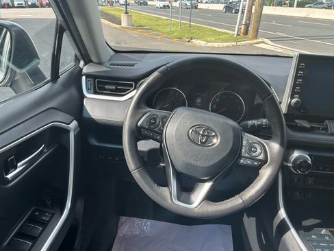 Used 2022 Toyota RAV4 XLE w/ Convenience Package AWD/4WD image 19