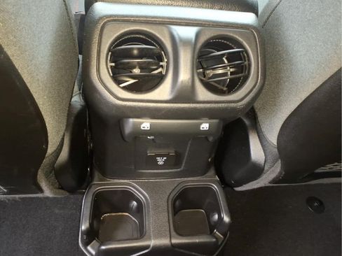 Used 2026 Jeep Gladiator Rubicon AWD/4WD image 13