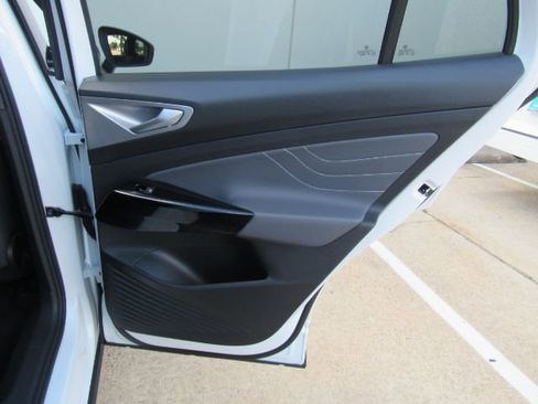 Used 2024 Volkswagen ID.4 S image 28