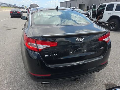 Used 2013 Kia Optima SX w/ Chrome Limited Pkg FWD image 4