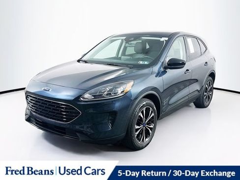 Used 2022 Ford Escape SE w/ SE Sport Appearance Package AWD/4WD image 3