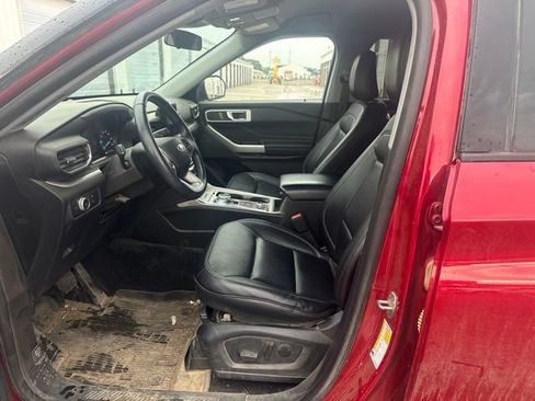 Used 2021 Ford Explorer XLT w/ Equipment Group 202A AWD/4WD image 3
