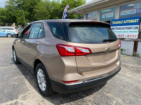 Used 2018 Chevrolet Equinox LS FWD image 8