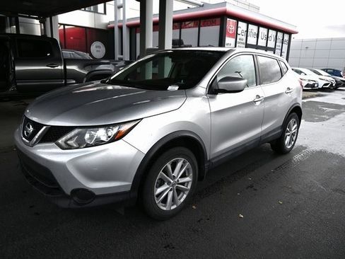 Used 2017 Nissan Rogue Sport S w/ S Appearance Package image 4