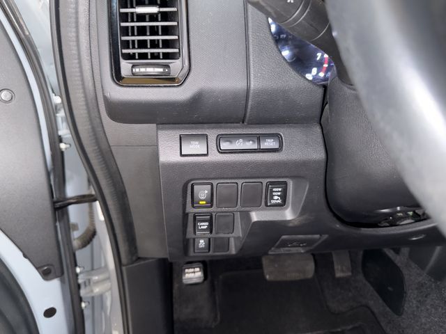 Used 2022 Nissan Frontier Pro-X RWD image 8
