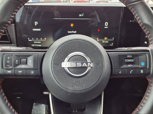 Used 2025 Nissan Kicks SR w/ Illumination Package image 11