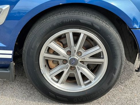 Used 2006 Ford Mustang Coupe RWD image 16