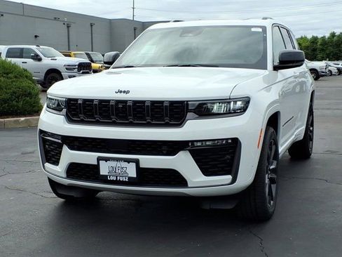 New 2026 Jeep Grand Cherokee Limited AWD/4WD image 2