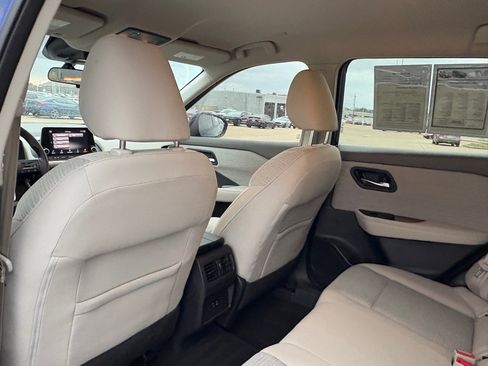 Used 2022 Nissan Rogue SV image 28