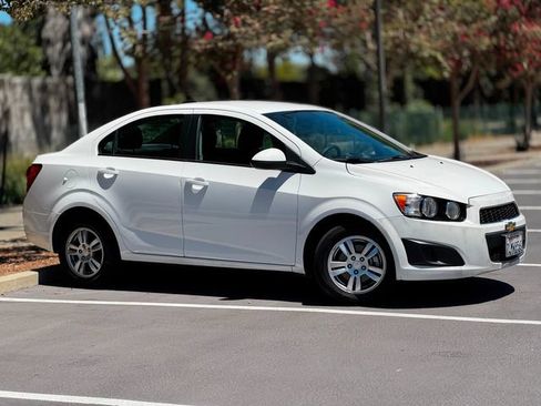 Used 2015 Chevrolet Sonic LT FWD image 17