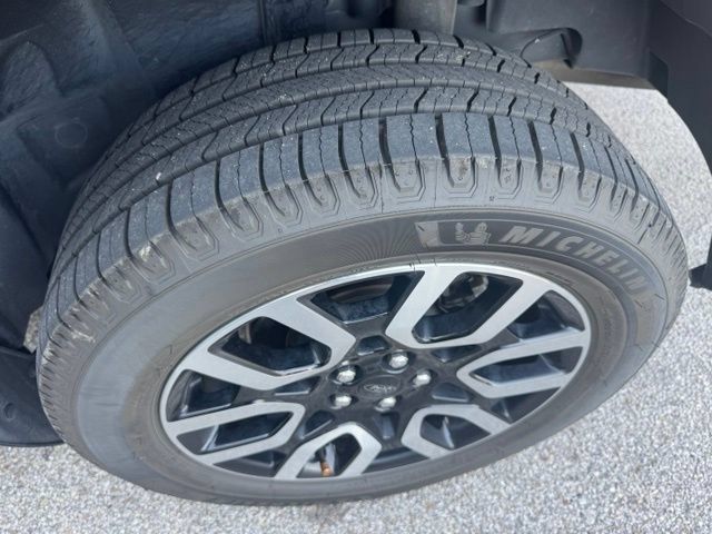 Used 2023 Ford Maverick Lariat w/ Lariat Luxury Package FWD image 4