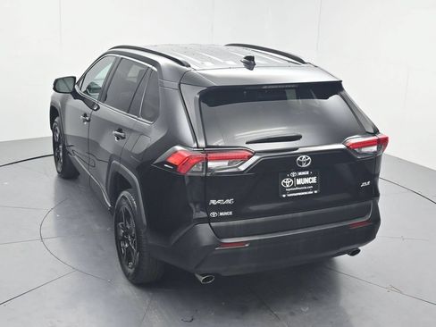 Used 2024 Toyota RAV4 XLE FWD image 57